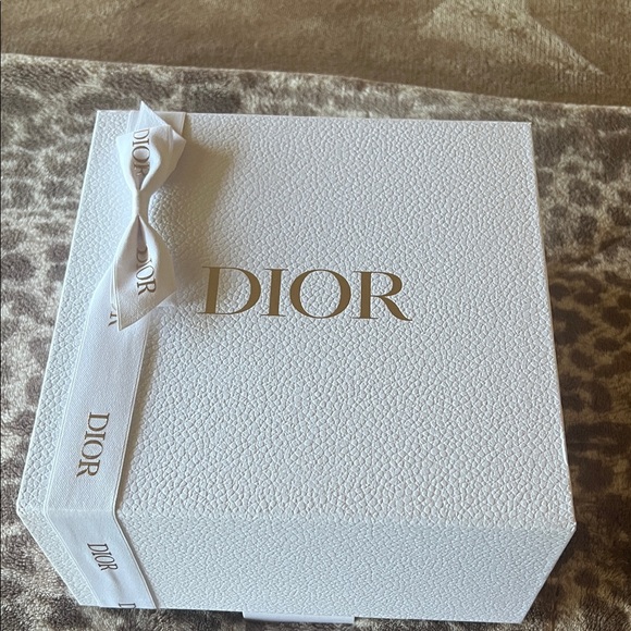Dior White and Gold Gift Set - Picture 3 of 3